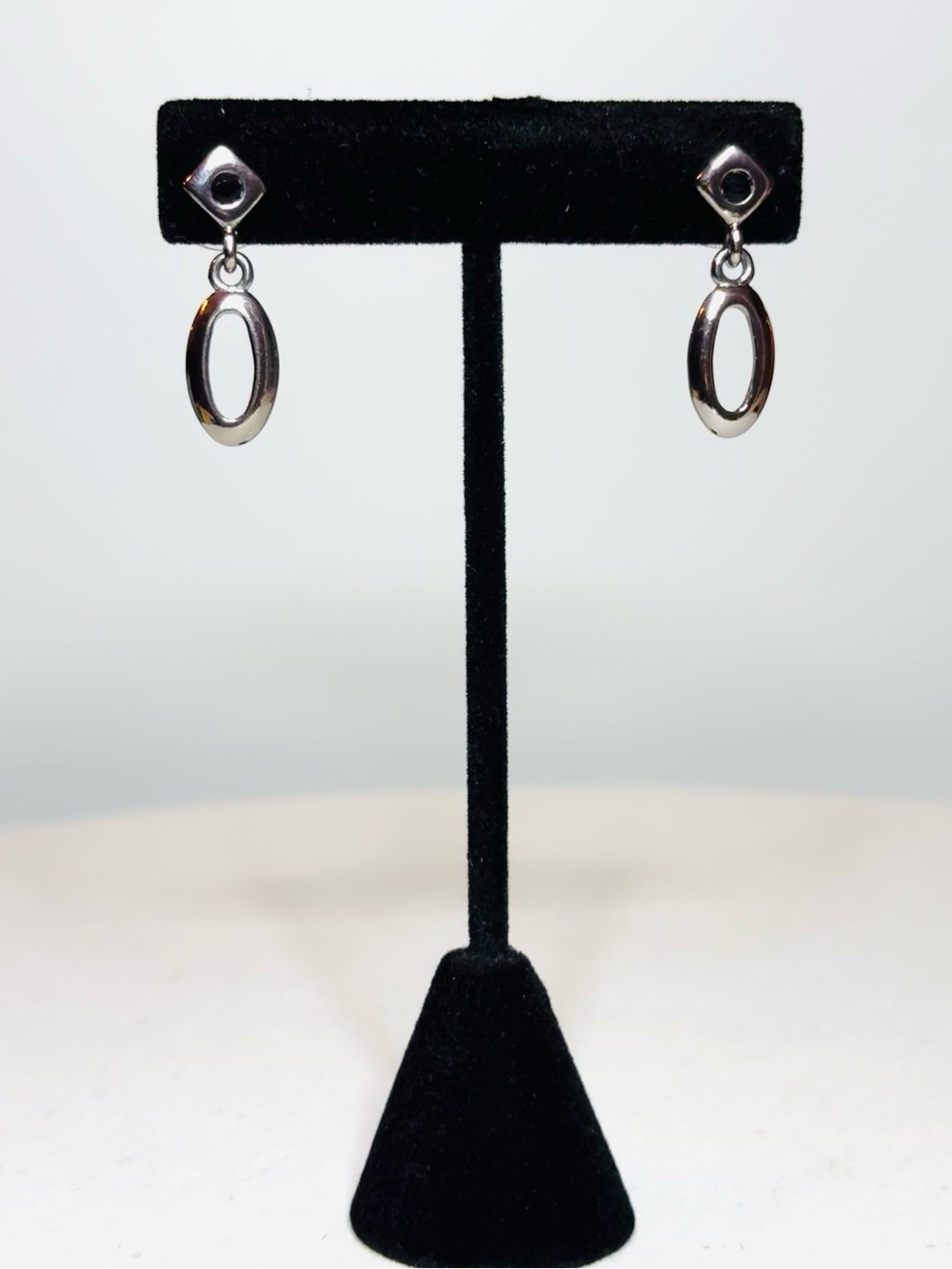 VTG ROMAN Genuine Austrian Black Crystal  Platinum Dangle Earrings